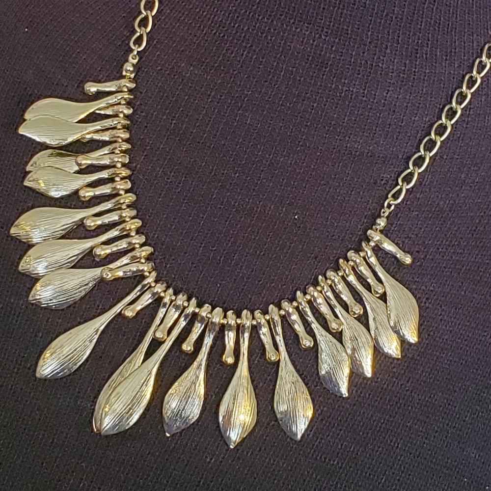 Vintage goldtone statement necklace with gold "spoons" and clear rhinestones - Picture 3 of 6
